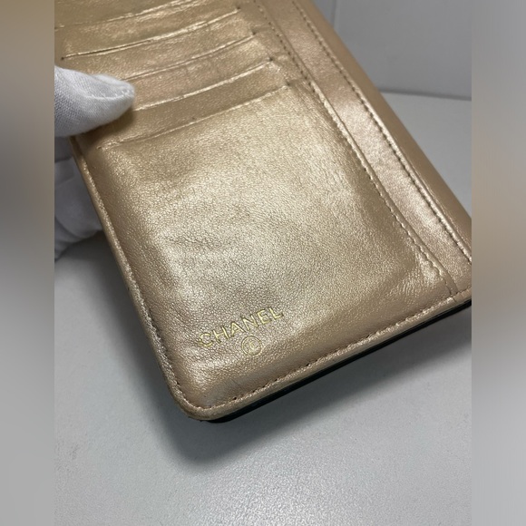 Chanel Camilla  embossed  ContinentalWallet - Picture 6 of 17